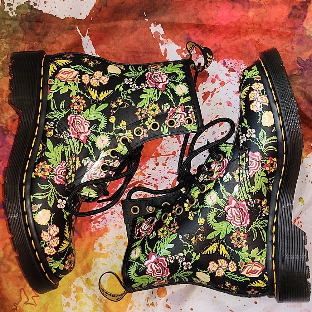 Dr. Martens 1460 WOMEN'S FLORAL BLOOM LEATHER LACE UP BOOTS New in box